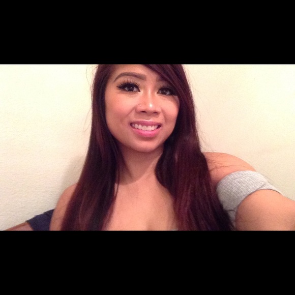 Meet your Posher, Steph - Picture 2 of 3